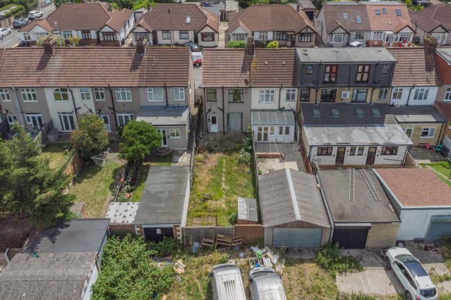 21 Somerville Road, Chadwell Heath, Romford, Essex, RM6 5BD 2