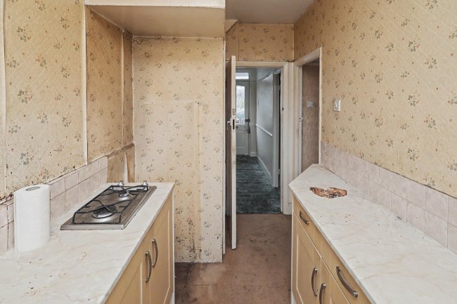 21 Somerville Road, Chadwell Heath, Romford, Essex, RM6 5BD 2