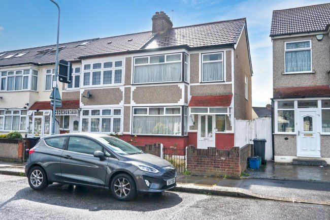 21 Somerville Road, Chadwell Heath, Romford, Essex, RM6 5BD 2