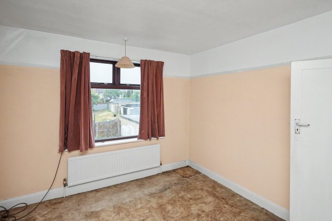 21 Somerville Road, Chadwell Heath, Romford, Essex, RM6 5BD 2