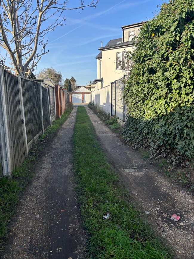 21 Somerville Road, Chadwell Heath, Romford, Essex, RM6 5BD 2