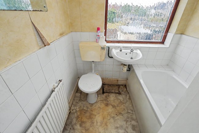 21 Somerville Road, Chadwell Heath, Romford, Essex, RM6 5BD 2
