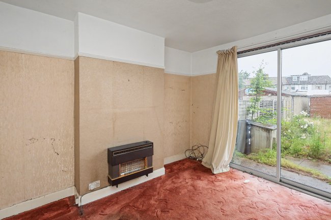 21 Somerville Road, Chadwell Heath, Romford, Essex, RM6 5BD 2