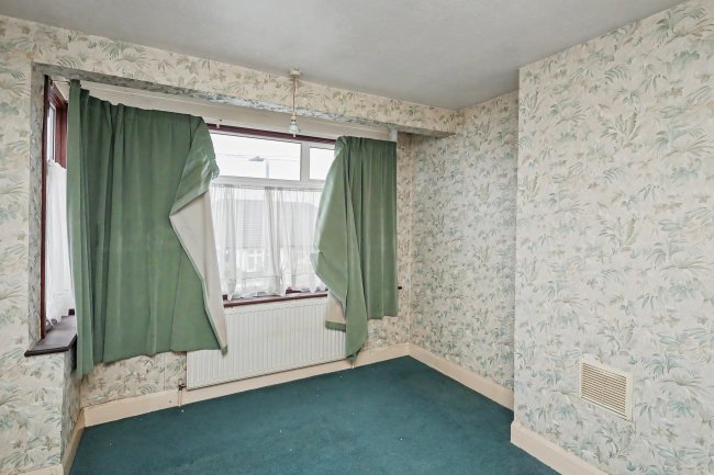 21 Somerville Road, Chadwell Heath, Romford, Essex, RM6 5BD 2