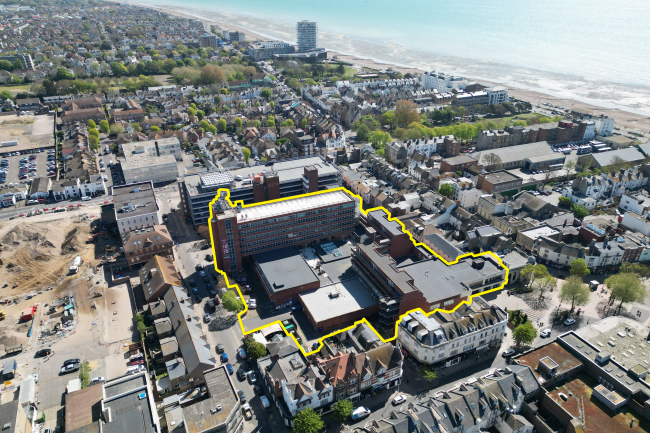 The Guildbourne Centre, Worthing BN11 1LZ 2