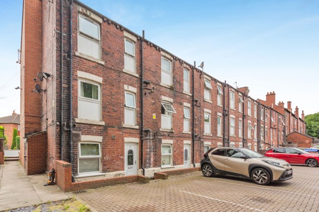 St Catherine Villas, Doncaster Road, Wakefield, WF1 5HF 8
