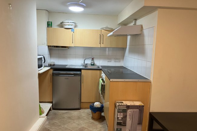 14 Peterson Road, Wakefield, WF1 4EB 1