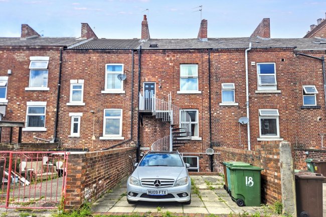 18 Pinderfields Road, Wakefield, WF1 3NQ 2
