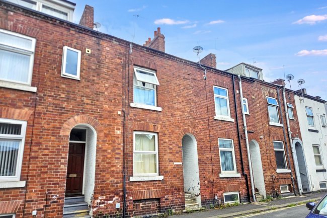 18 Pinderfields Road, Wakefield, WF1 3NQ 2