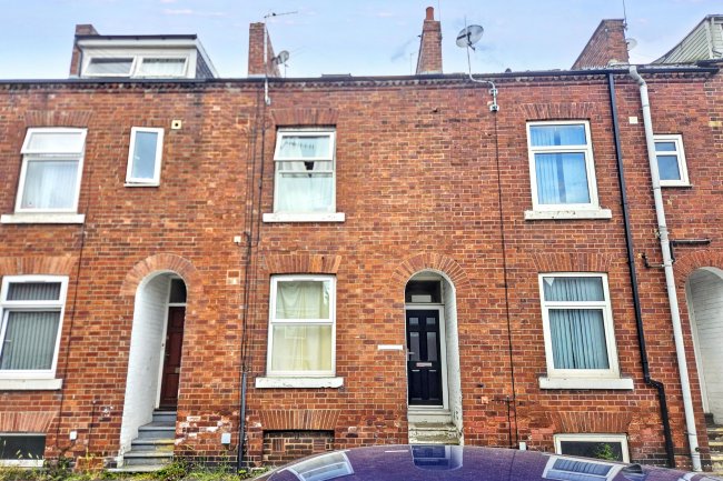 18 Pinderfields Road, Wakefield, WF1 3NQ 2