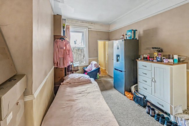 25 Windsor Road, Bournemouth, BH5 1DT 9