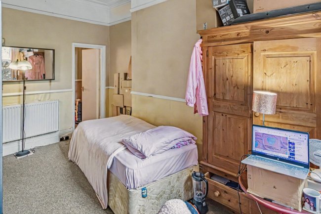 25 Windsor Road, Bournemouth, BH5 1DT 9