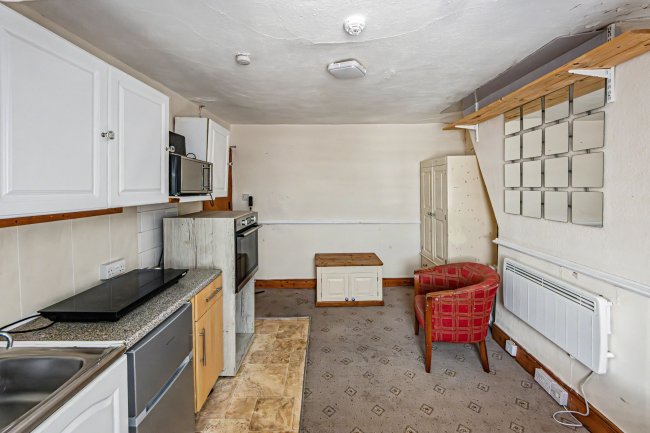 25 Windsor Road, Bournemouth, BH5 1DT 9