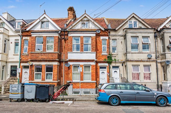 25 Windsor Road, Bournemouth, BH5 1DT 9
