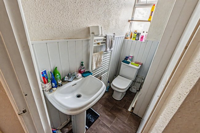 25 Windsor Road, Bournemouth, BH5 1DT 9