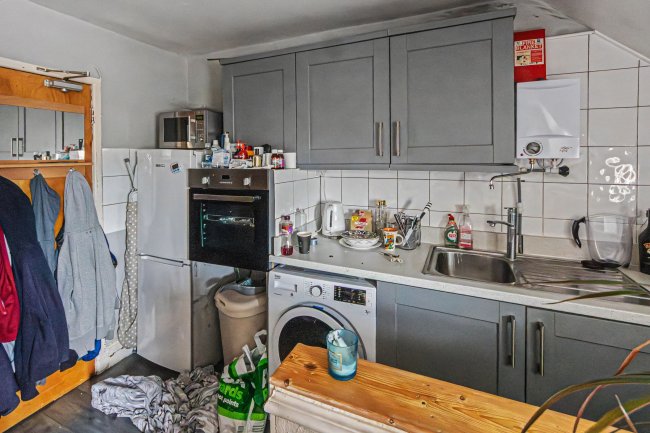 25 Windsor Road, Bournemouth, BH5 1DT 9
