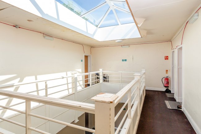 Gipton Lodge, 20 Copgrove Road, Roundhay, Leeds, LS8 2SR 7