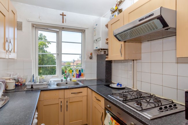 Gipton Lodge, 20 Copgrove Road, Roundhay, Leeds, LS8 2SR 7