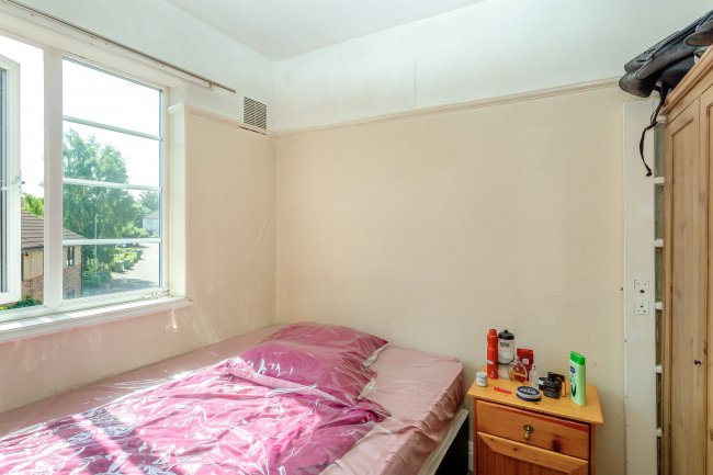 Gipton Lodge, 20 Copgrove Road, Roundhay, Leeds, LS8 2SR 7
