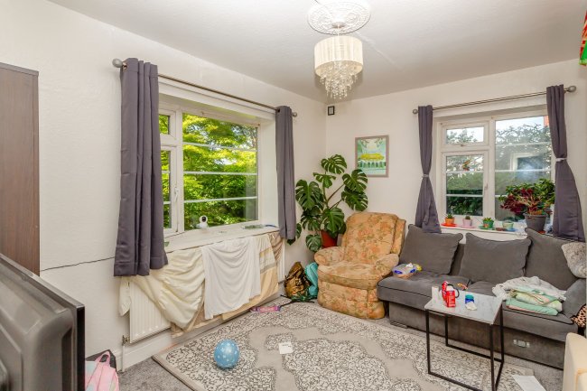 Gipton Lodge, 20 Copgrove Road, Roundhay, Leeds, LS8 2SR 7