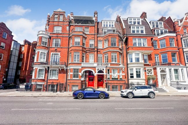 3- 5 Cheyne Place, Chelsea, London, SW3 4HH 4