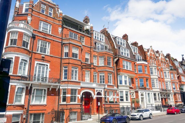 3- 5 Cheyne Place, Chelsea, London, SW3 4HH 4