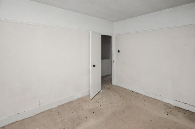 36 St Andrews Road, Ilford, London IG1 3PF 2
