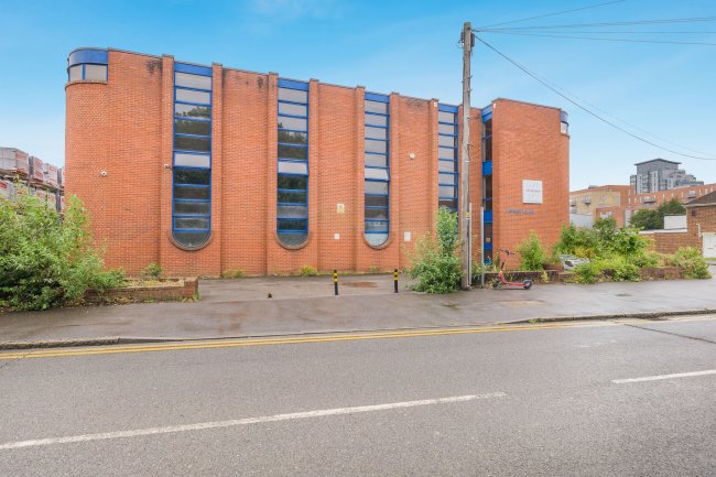 Arthur House, Petersfield Avenue, Slough, Berkshire, SL2 5DU 10