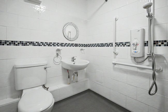 Flat 1, 24 - 26 Marlborough Road, Chiswick, London W4 4ET 7