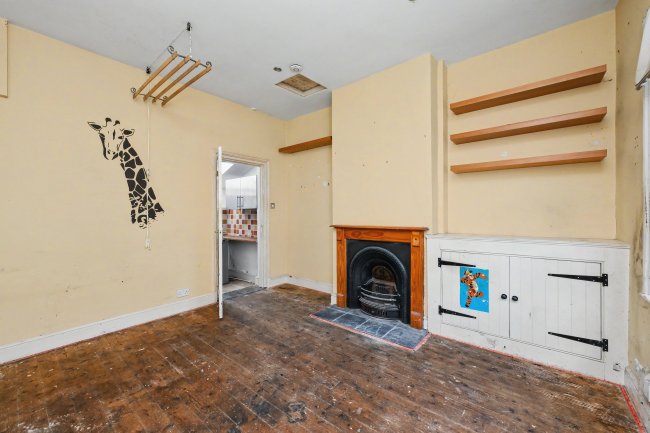4 The Alms Houses, Queens Road, Royston SG8 7AP 5