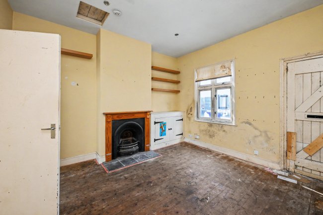 4 The Alms Houses, Queens Road, Royston SG8 7AP 5