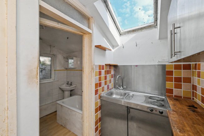 4 The Alms Houses, Queens Road, Royston SG8 7AP 5