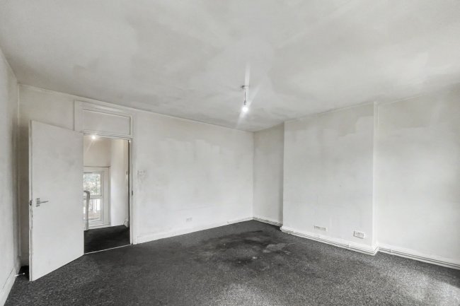 Flat C, 10 Loveridge Road, West Hampstead, London NW6 2DT 4