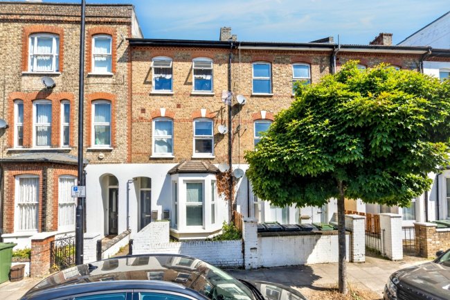 Flat C, 10 Loveridge Road, West Hampstead, London NW6 2DT 4