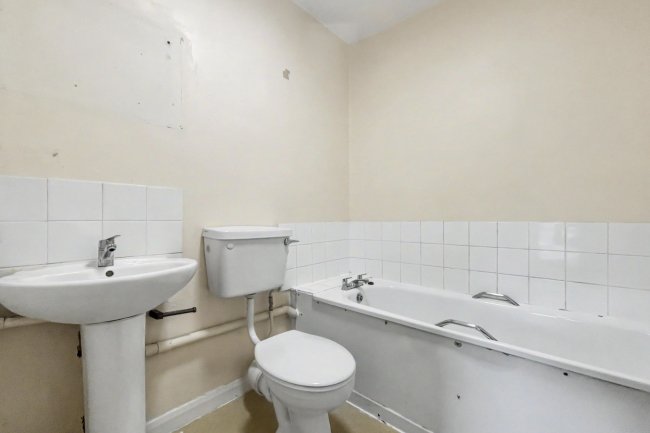 Flat C, 7 Ariel Road, West Hampstead, London NW6 2DX 3