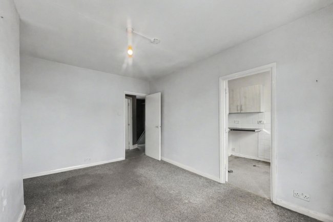 Flat C, 7 Ariel Road, West Hampstead, London NW6 2DX 3