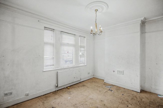 20 Khartoum Road, Plaistow, London E13 8RF 5