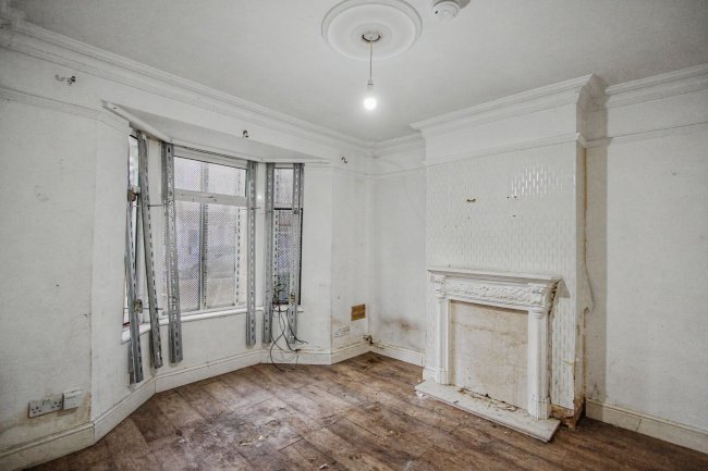 20 Khartoum Road, Plaistow, London E13 8RF 5