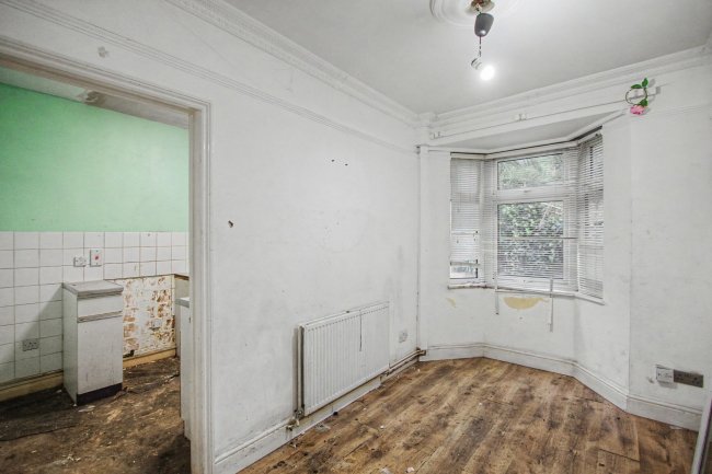 20 Khartoum Road, Plaistow, London E13 8RF 5