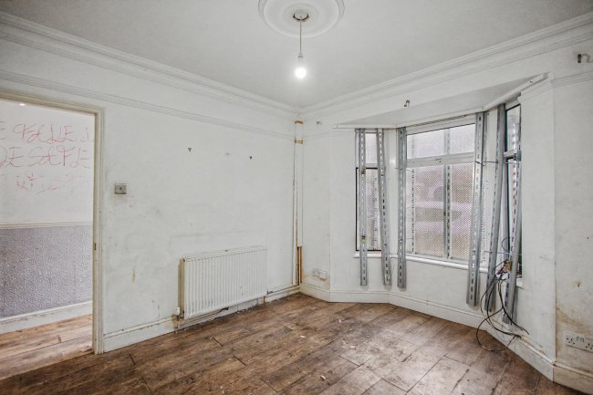 20 Khartoum Road, Plaistow, London E13 8RF 5