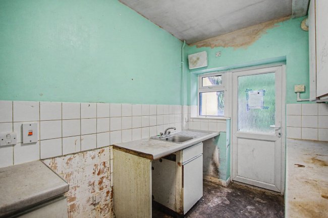 20 Khartoum Road, Plaistow, London E13 8RF 5