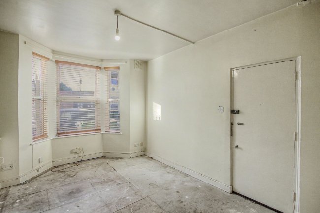 Flat A, 2 Otley Road, London E16 3JT 10