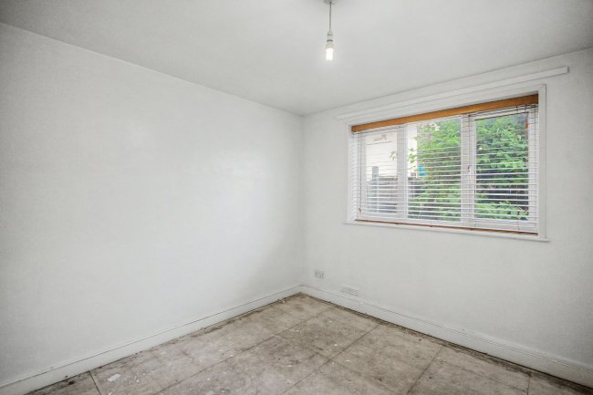 Flat A, 2 Otley Road, London E16 3JT 10