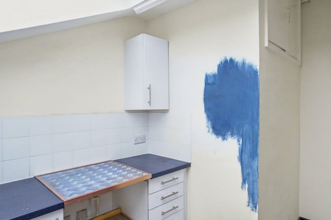 Flat E, 141 Holland Road, London W14 8AS 6