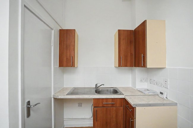 Flat 30, 15 Nevern Road, Earl's Court, London SW5 9PQ 2
