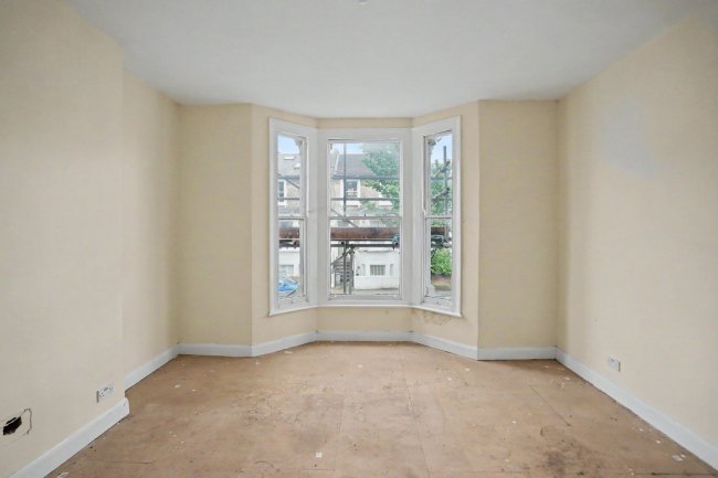 22b Benbow Road, London W6 0AG 10