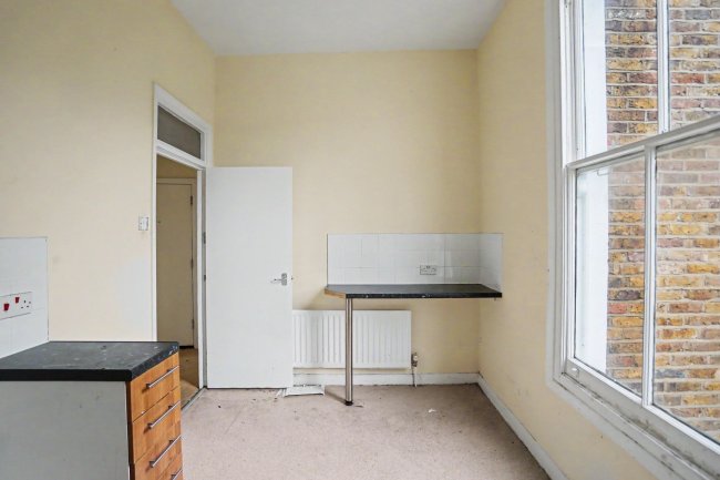 22b Benbow Road, London W6 0AG 10