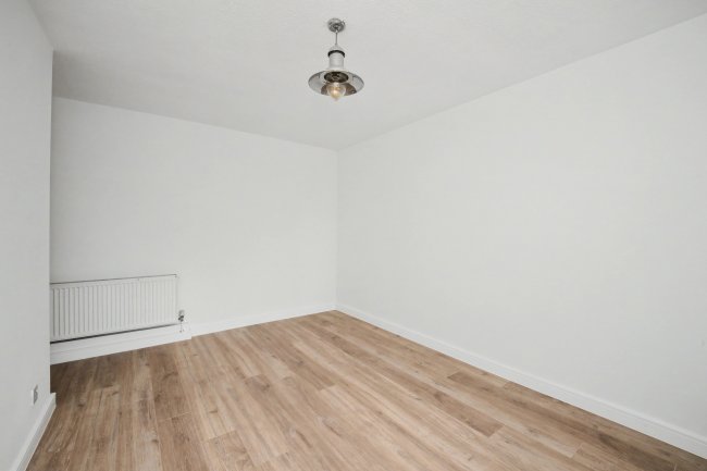 2 The Lodge, The Plain, Epping, CM16 6TP 8