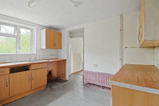 6 Glebe Meadow, East Dean, Salisbury, Wiltshire, SP5 1HE 1