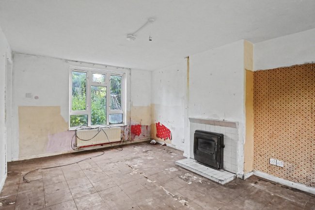 6 Glebe Meadow, East Dean, Salisbury, Wiltshire, SP5 1HE 1